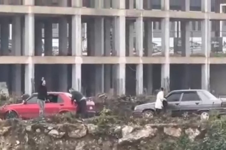 D&uuml;zce'de arkadaşların kavgası cinayetle bitti