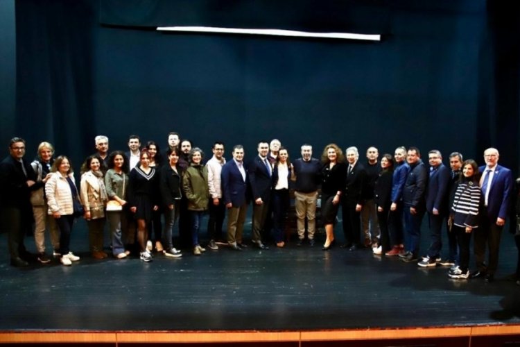 Nil&uuml;fer Rotary Kul&uuml;b&uuml;'nden Cumhuriyete &ouml;zel tiyatro etkinliği