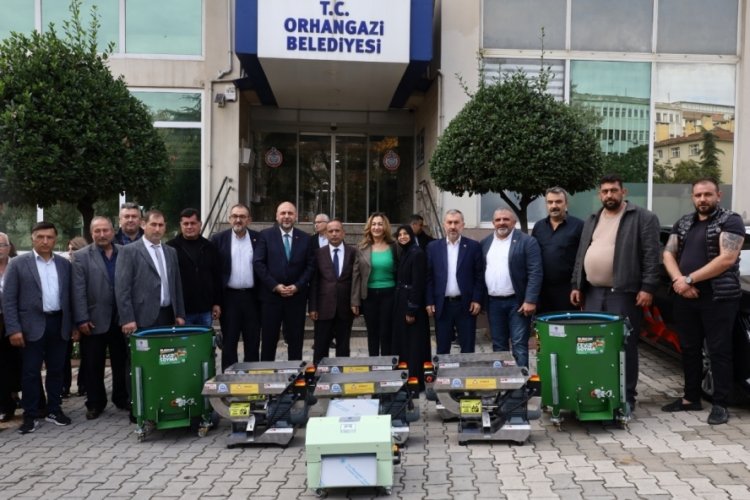 Bursa kırsal kalkınma i&ccedil;in tarım makineleri dağıtıyor