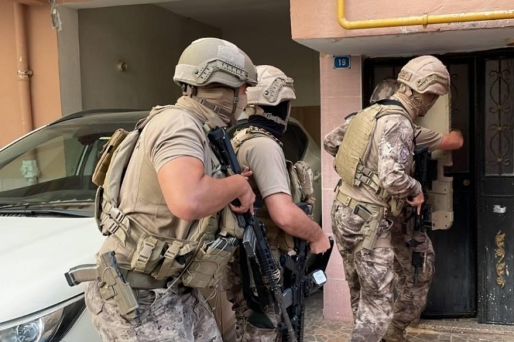 İstanbul'da FET&Ouml; operasyonu: 21 g&ouml;zaltı