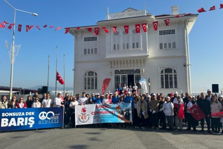 Mudanya Belediyesi'nden 'M&uuml;tareke'den Cumhuriyete 100. Yıl Meşalesi' y&uuml;r&uuml;y&uuml;ş&uuml; başladı&nbsp;