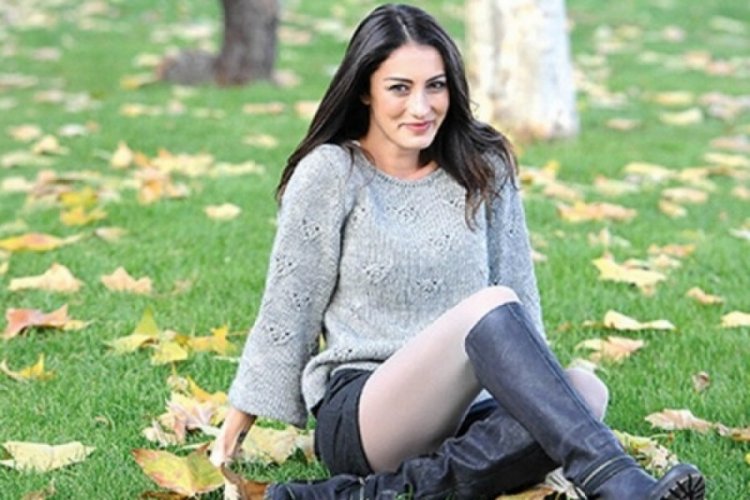 Merve Oflaz şeffaf kıyafetiyle dans etti