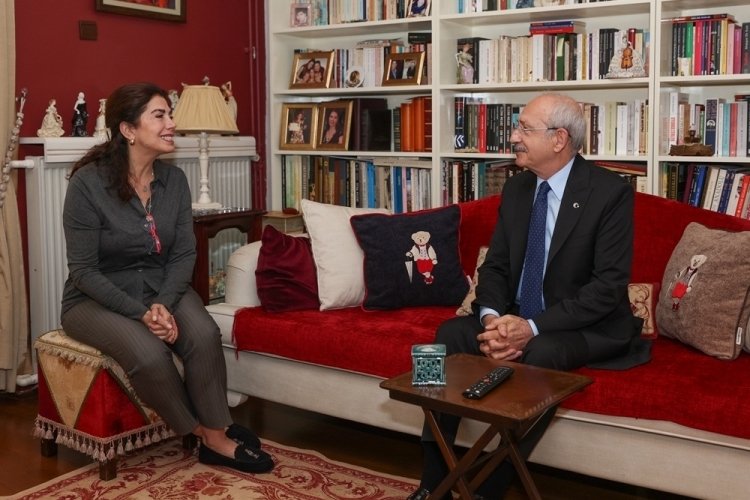 Kılı&ccedil;daroğlu, Ahmet Taner Kışlalı'nın eşi Nil&uuml;fer Kışlalı'yı ziyaret etti