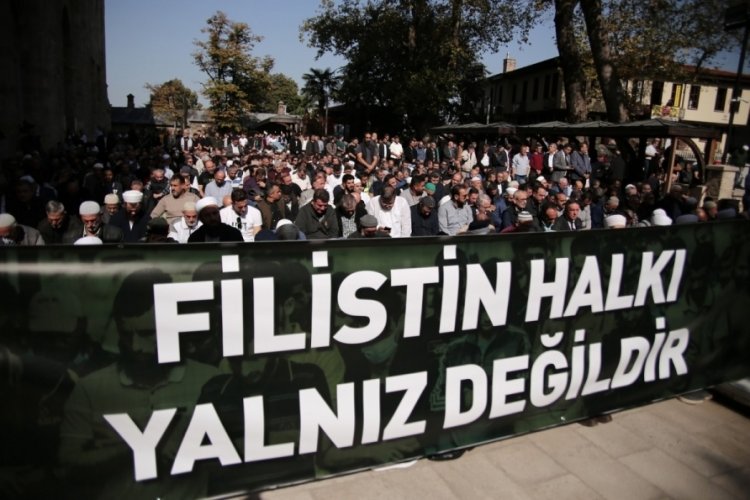 Bursa'da Ulu Camii'de Filistin i&ccedil;in cenaze namazı