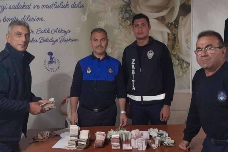 Konya'da dilencinin &uuml;zerinden 26 bin 212 lira &ccedil;ıktı