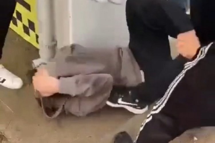 Kocaeli'de liseli gen&ccedil; bı&ccedil;aklandı! Sebebi 'kız meselesi'