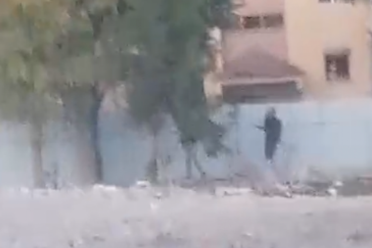 Kentsel d&ouml;n&uuml;ş&uuml;m kapsamında yıkılan 1050 konutlarda kablo hırsızlığı!