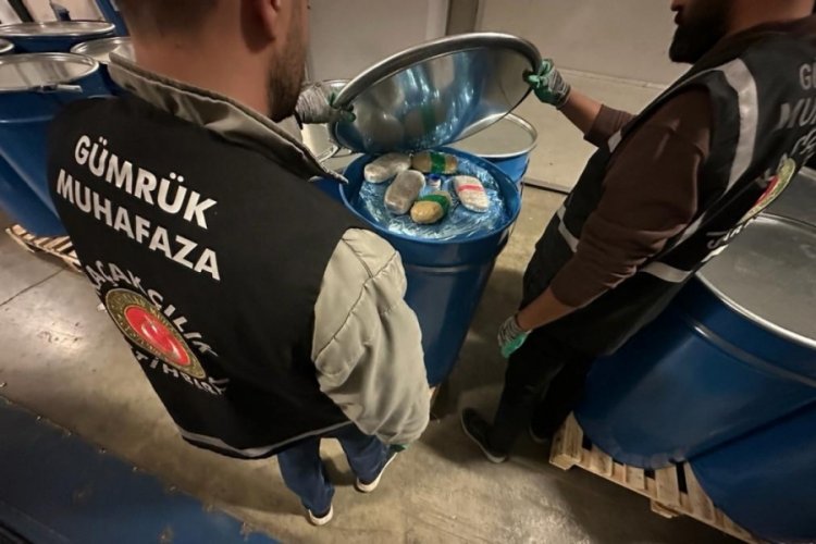 Bakan Bolat: Zehir tacirlerine darbe indirmeye devam ediyoruz