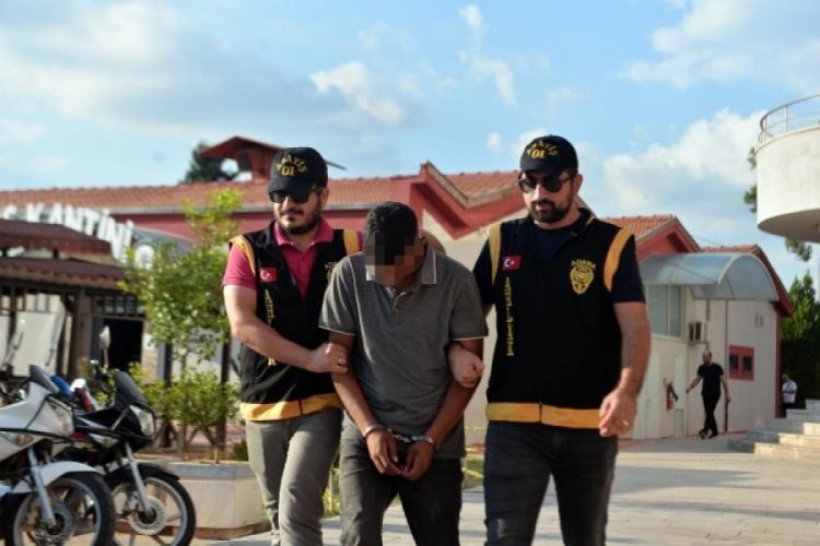 Adana'da trafikte taciz!