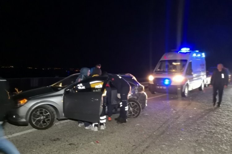 Nevşehir'den Bursa'ya d&ouml;nerken kaza yaptılar! 1'i &ccedil;ocuk 5 kişi yaralandı