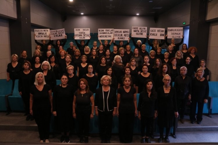 Bursa'da Nil&uuml;fer Kadın Korosu İsrail'e nağmelerle "dur" dediler