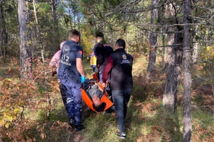 Bolu'da orman iş&ccedil;ileri ormanda kalp rahatsızlığı ge&ccedil;iren vatandaşı kurtardı