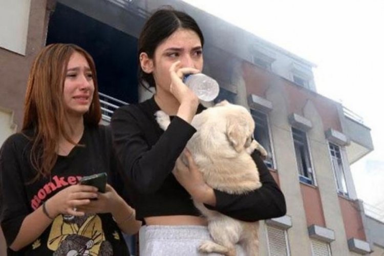 Antalya'da panik anları! Kuryeler kurtardı