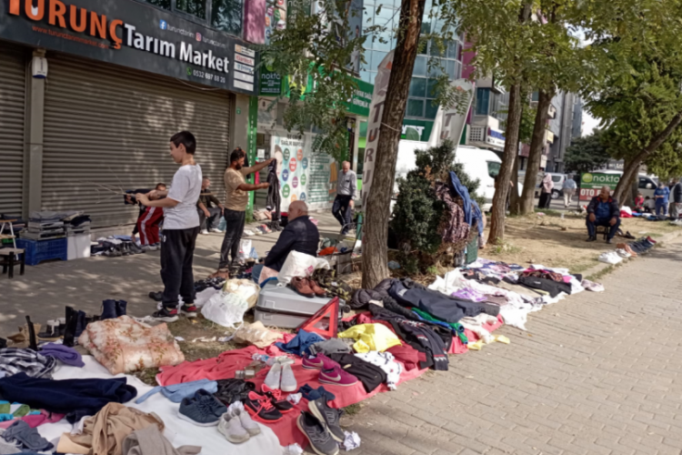 Bursa'da kaldırımlar kullanılmıyor