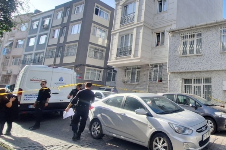 İstanbul'da tartıştığı arkadaşını &ouml;ld&uuml;r&uuml;p, teslim oldu