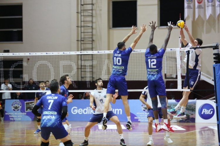 Bigadi&ccedil;'te de kazanan Bursa B&uuml;y&uuml;kşehir Belediyespor 2'de 2 yaptı