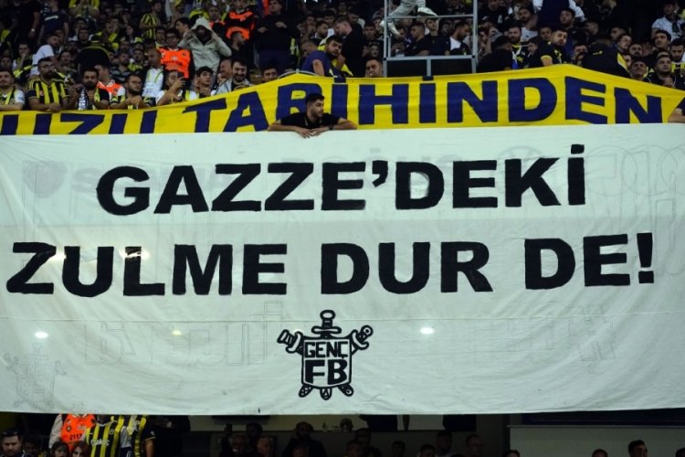 Fenerbah&ccedil;e trib&uuml;nlerinden Filistin'e destek