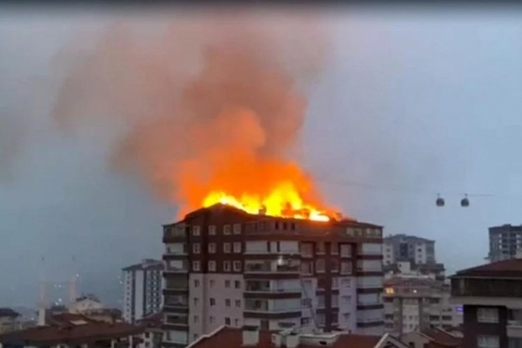 Ankara'da 10 katlı binada korkutan yangın