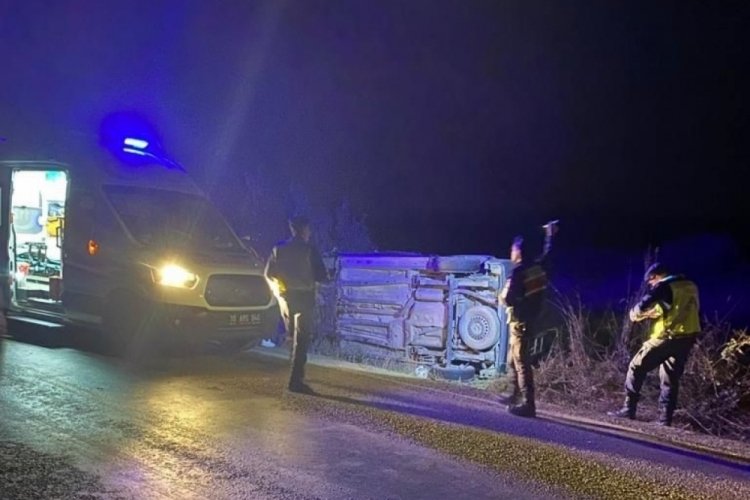 Balıkesir'de trafik kazası: 1 &ouml;l&uuml;, 2 yaralı