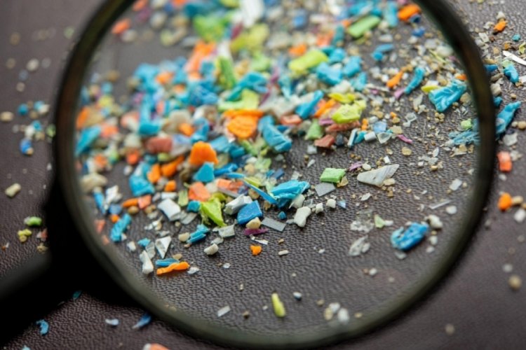Mikroplastik i&ccedil;eren bir&ccedil;ok &uuml;r&uuml;ne yasak!