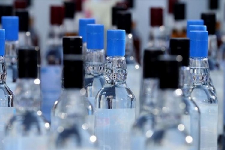 İzmir'de sahte i&ccedil;ki zehirlenmesi ş&uuml;phesiyle 1 kişi &ouml;ld&uuml;!