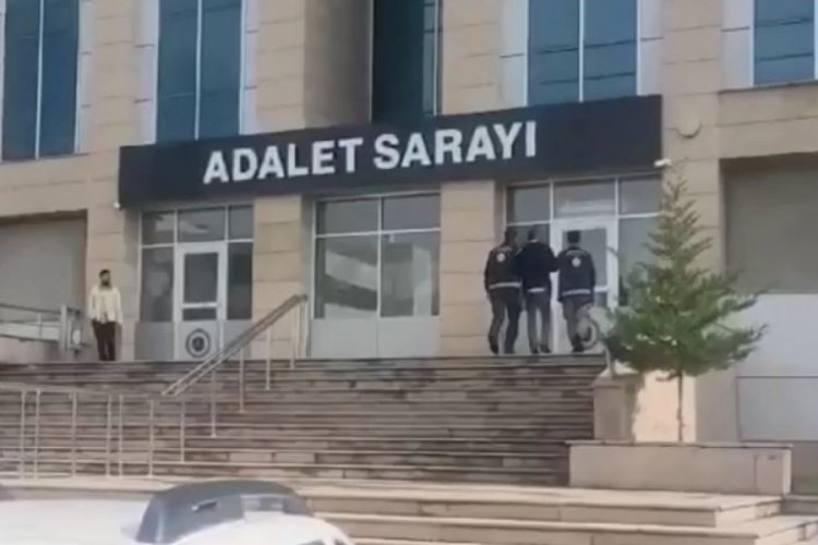 Van'da "G&ouml;&ccedil;men Ka&ccedil;ak&ccedil;ılığı ve İnsan Ticareti" yapan 3 kişi tutuklandı