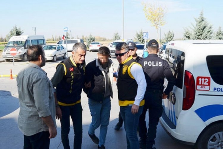 Aksaray'da d&uuml;ğ&uuml;ndeki cinayetin ş&uuml;phelileri baba ve 2 oğlu yakalandı