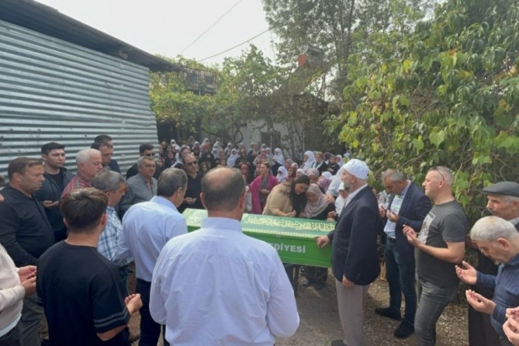 &Ccedil;anakkale'de vefat eden k&ouml;y muhtarı son yolculuğuna uğurlandı