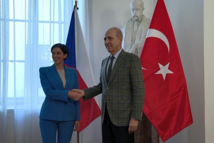Numan Kurtulmuş, &Ccedil;ek mevkidaşı Adamova ile g&ouml;r&uuml;şt&uuml;