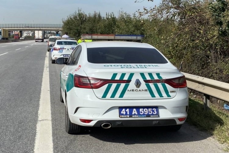 TEM Otoyolu Kocaeli ge&ccedil;işinde motosiklet devrildi! 1 &ouml;l&uuml;