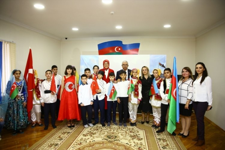 T&uuml;rk Kızılay Genel Başkanı Yılmaz, Bak&uuml;'de yetimhaneyi ziyaret etti