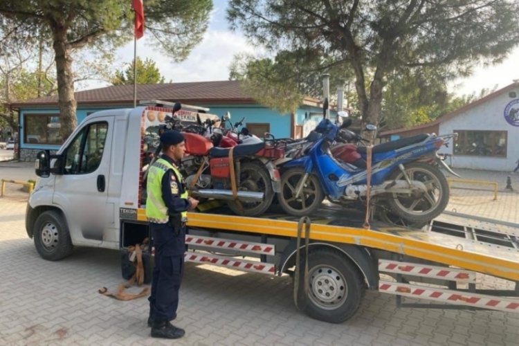 Bursa'da jandarmadan plakasız ara&ccedil;lara y&ouml;nelik uygulama