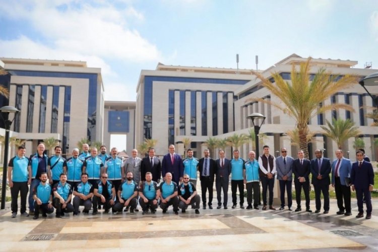 Sağlık Bakanı Koca: 20 kişilik sağlık personeli Mısır'a ulaştı