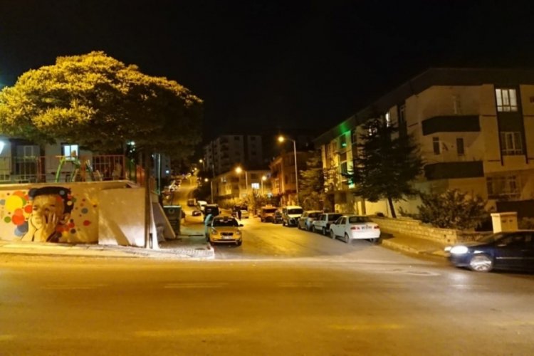 Husumetlisini parkın ortasında başından vurdu!