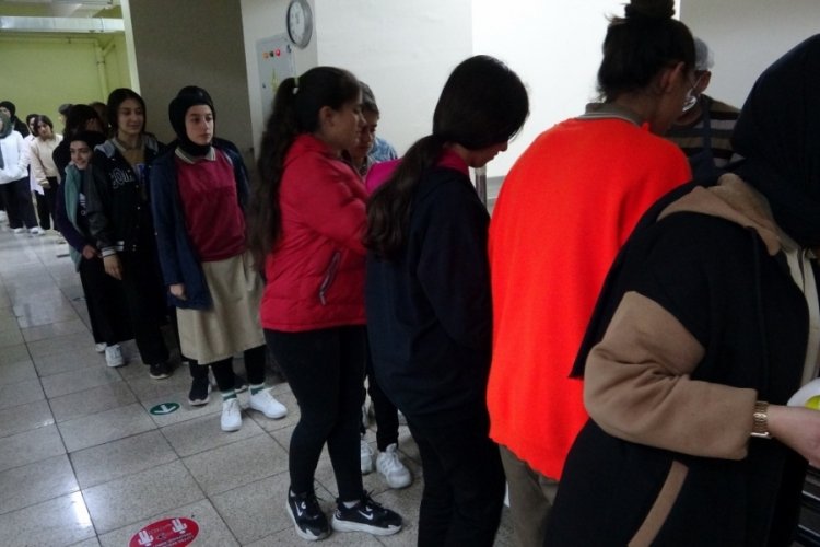 Van'da  55 bin 602 taşımalı &ouml;ğrenciye her g&uuml;n &ouml;ğle yemeği veriliyor