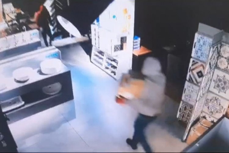 İstanbul'da 18 hırsızlık olayına karışan 3 ş&uuml;pheli yakalandı