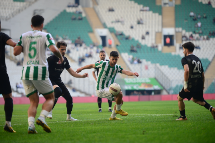 Bursaspor'da puanlar i&ccedil; sahada geldi