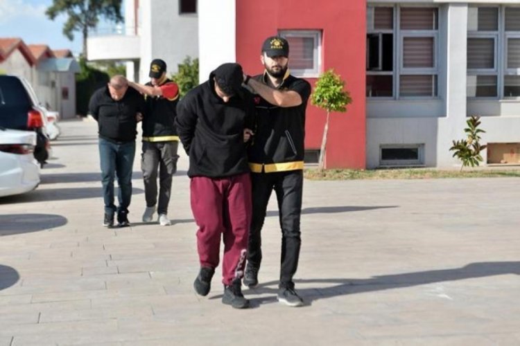 Adana'da 'bakım parası' kavgası! Kuzenini pompalı t&uuml;fekle &ouml;ld&uuml;r&uuml;p kardeşini yaraladı