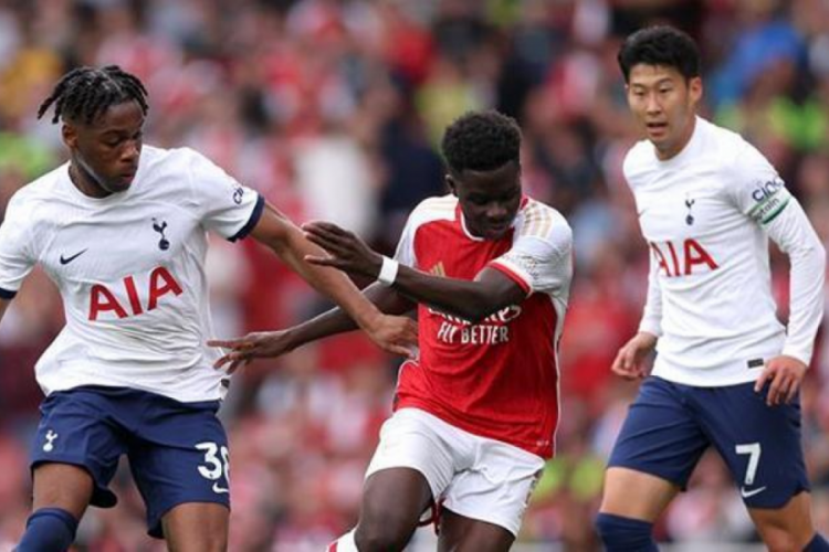 Premier Lig'de Tottenham, Fulham'ı 2-0 yenerek liderliği devraldı