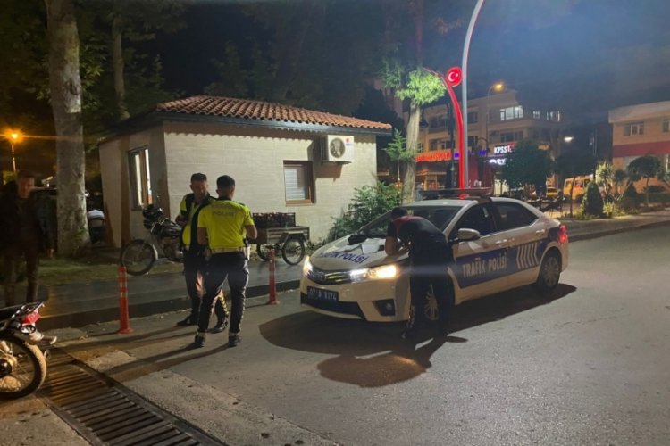 Antalya'da polisten ka&ccedil;an motosiklet s&uuml;r&uuml;c&uuml;s&uuml; kovalamacayla yakalandı