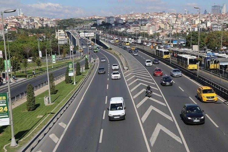 İstanbul'da trafiğe kapatılan yollar a&ccedil;ıldı