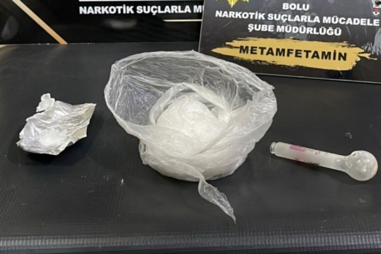 Bolu'da durdurulan bir şahsın &uuml;zerinde ve eşyalarında uyuşturucu madde &ccedil;ıktı