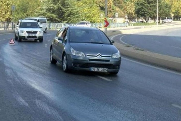 İstanbul'da kamyondan yağ d&ouml;k&uuml;ld&uuml;! 5 ara&ccedil; kaza yaptı