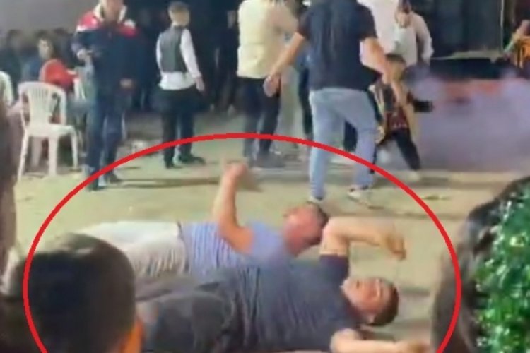 Bursa'da damadın arkadaşlarından ilgin&ccedil; dans