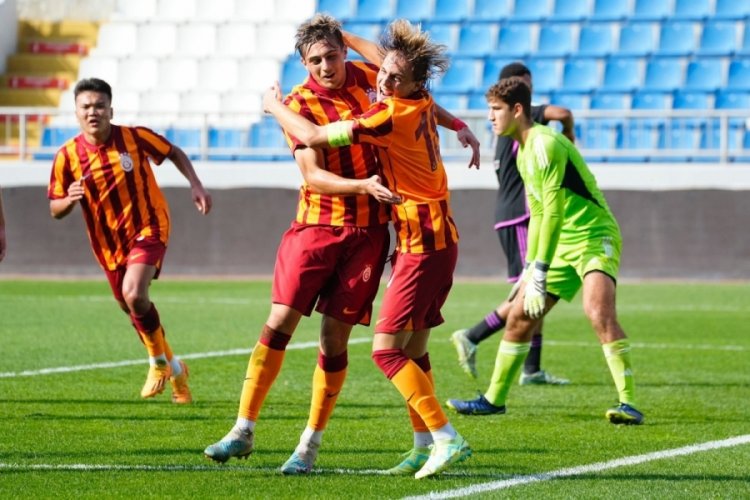 Galatasaray, Bayern M&uuml;nih U19 Takımı'nı 2-1'lik skorla mağlup etti