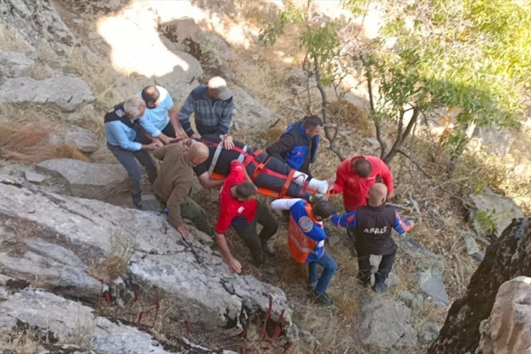 Tunceli'de patika yolda y&uuml;r&uuml;rken kayalıklardan d&uuml;şt&uuml;!