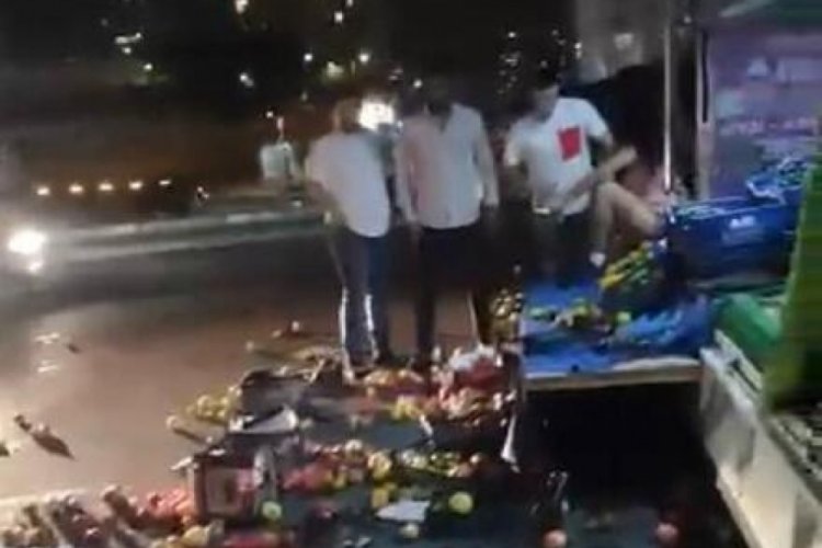 İstanbul'da m&uuml;şteri seyyar satıcıya saldırdı!