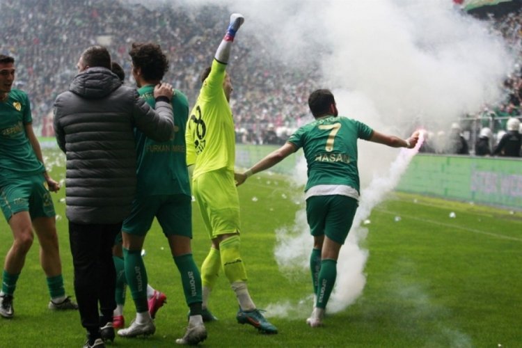 Bursaspor - Amed Sportif Faaliyetler ma&ccedil;ındaki olaylarla ilgili 3 kişiye dava