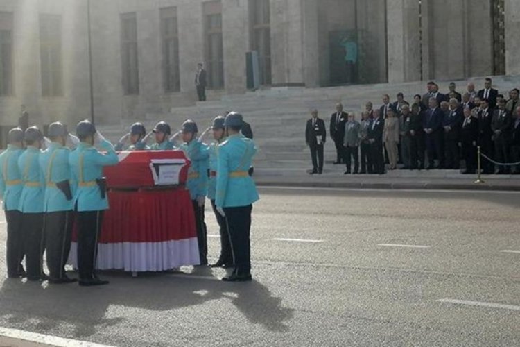 Eski AK Parti Milletvekili &Ouml;ğ&uuml;ten i&ccedil;in TBMM'de cenaze t&ouml;reni