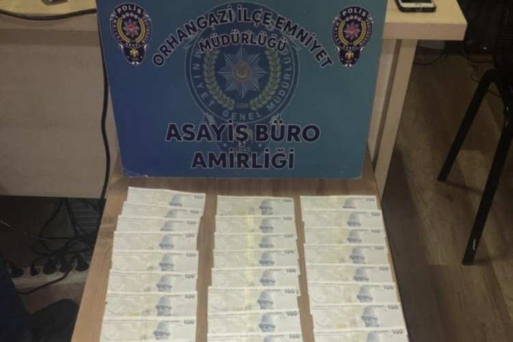 Orhangazi polisi 2 kadının &uuml;zerinde sahte para ele ge&ccedil;irdi!